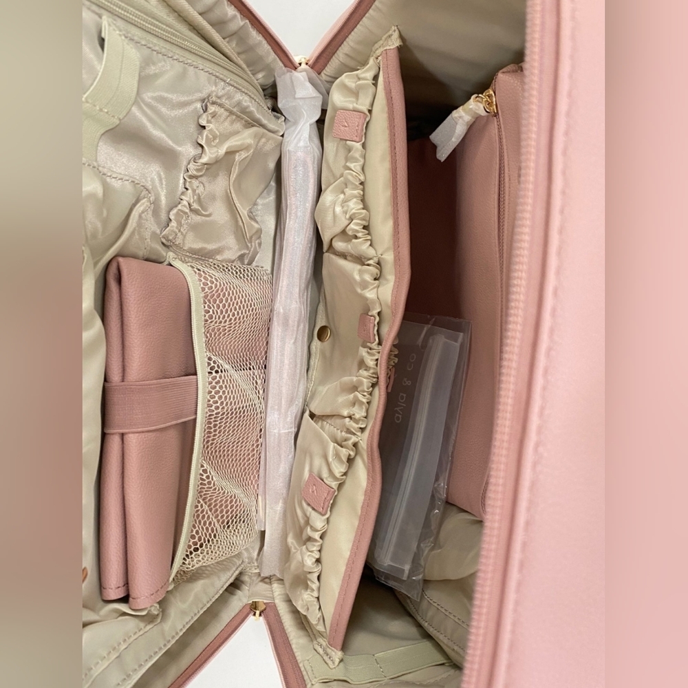 Designer Luxury Diaper Bag (Mauve Pink 💖) FULL SIZE - Picture 8 of 12